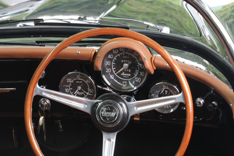 Lancia Aurelia B24 Spider America 1954 года  (фото 8 из 20)